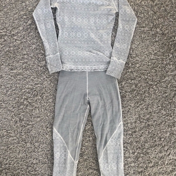 Everest sportswear