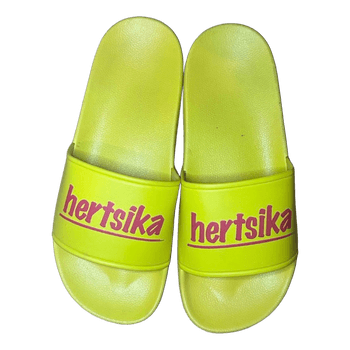 Keltaiset sandaalit