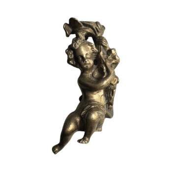 pronssinen cherub-veistos