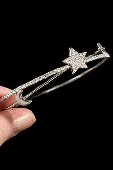 Silver tone star bracelet