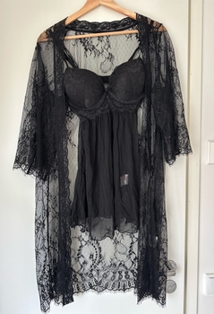 Black lace lingerie set
