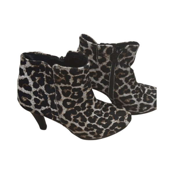 Leopardkuvioiset nilkkurit
