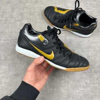 Vintage Nike Total 90 Indoor Football Shoes