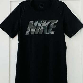 Nike miesten Dri-FIT treenipaita, koko S