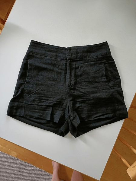 Pellavasekoite shortsit