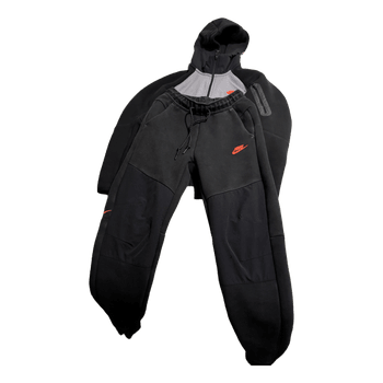 Men’s Nike tech