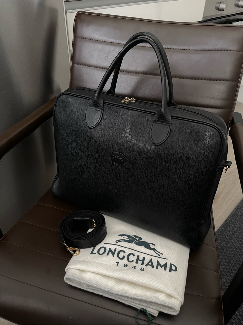 Musta Longchamp 24H bag nahkaa
