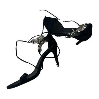 Nly one heels