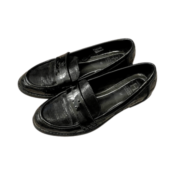 House mustat loaferit