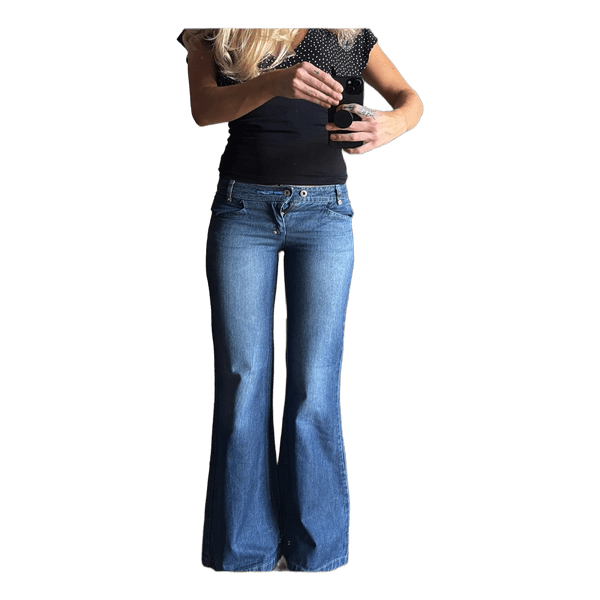 Blå flare jeans