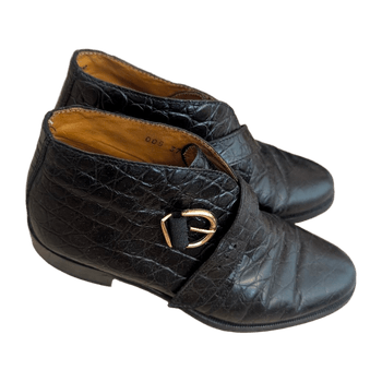 Leather shoes