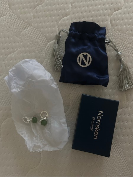 Oriflame apple earrings