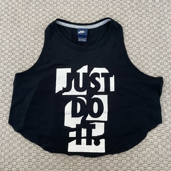 Cropattu treenitoppi Nike