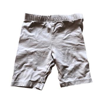 Vaaleanpunaiset vaaleat shortsit