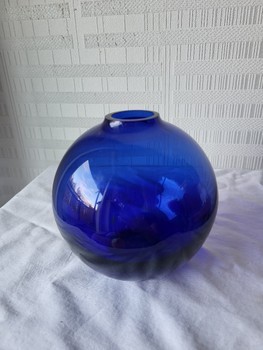 Blue glass ball/vase