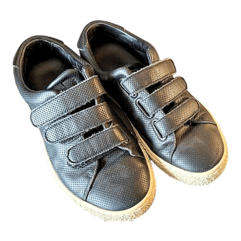 Mustat Axel Arigato tennarit