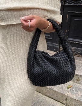 Knit rounded shoulder bag