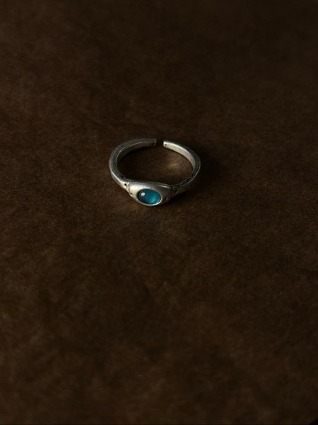 Silver tone ring