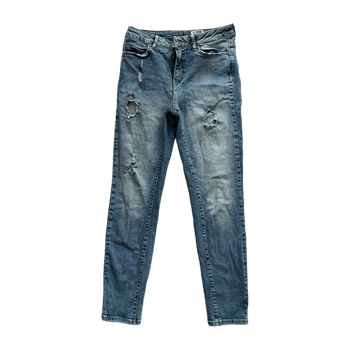 Noisay may jeans