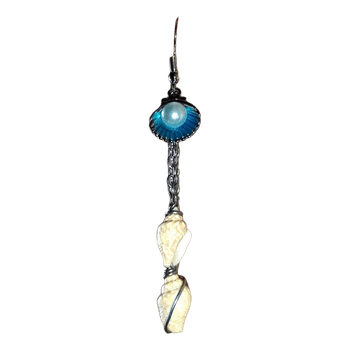 Shell and pearl earrings