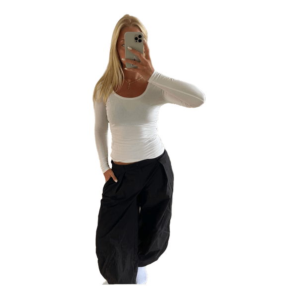 White long sleeved top
