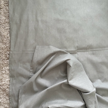 Pitkä vaaleanharmaa suora verho 140 x 300 cm