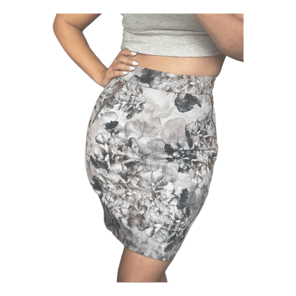 Floral print mini skirt