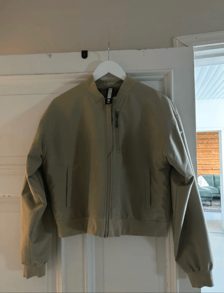 Gymshark Beige Bomber Jacket / Size M