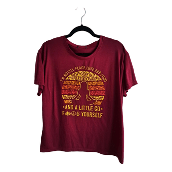 Burgundy graphic t-shirt