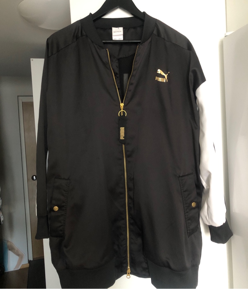 Musta valkoinen bomber-takki, Puma