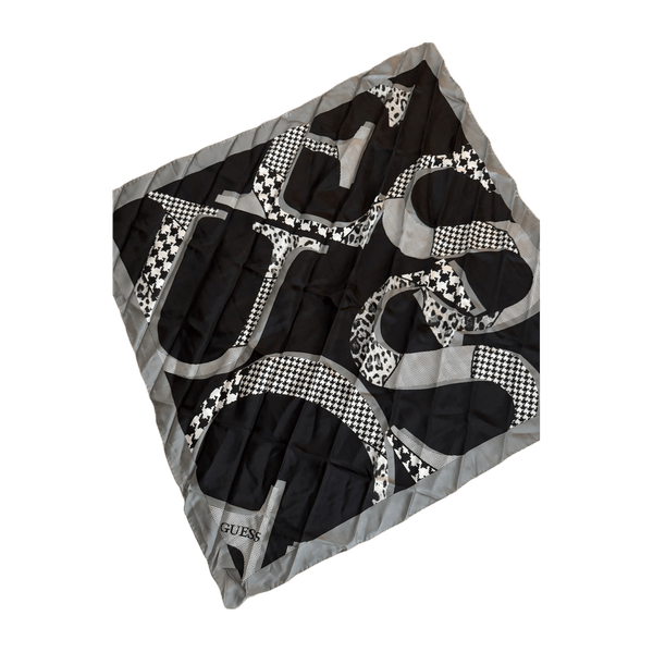 Guess scarf