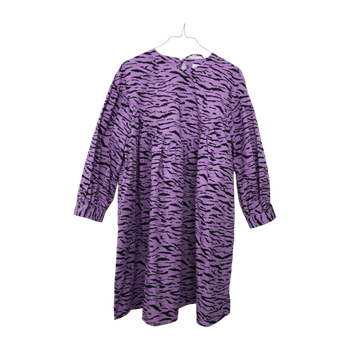 B .young dress