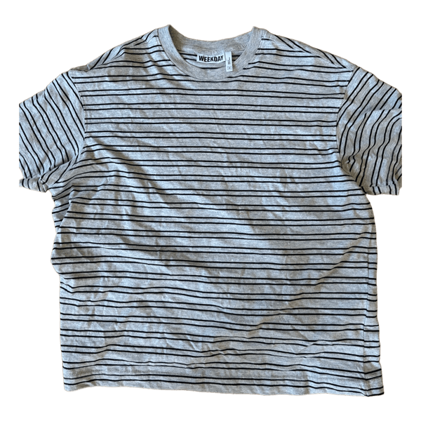 Grå stribet t-shirt