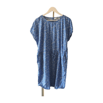 B.young dress
