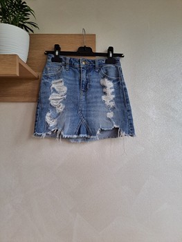 Hollister distressed denim skirt