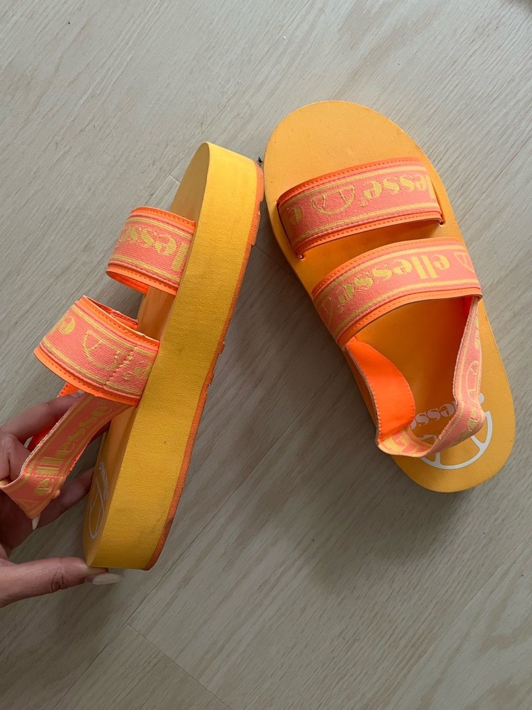 Ellesse sandals