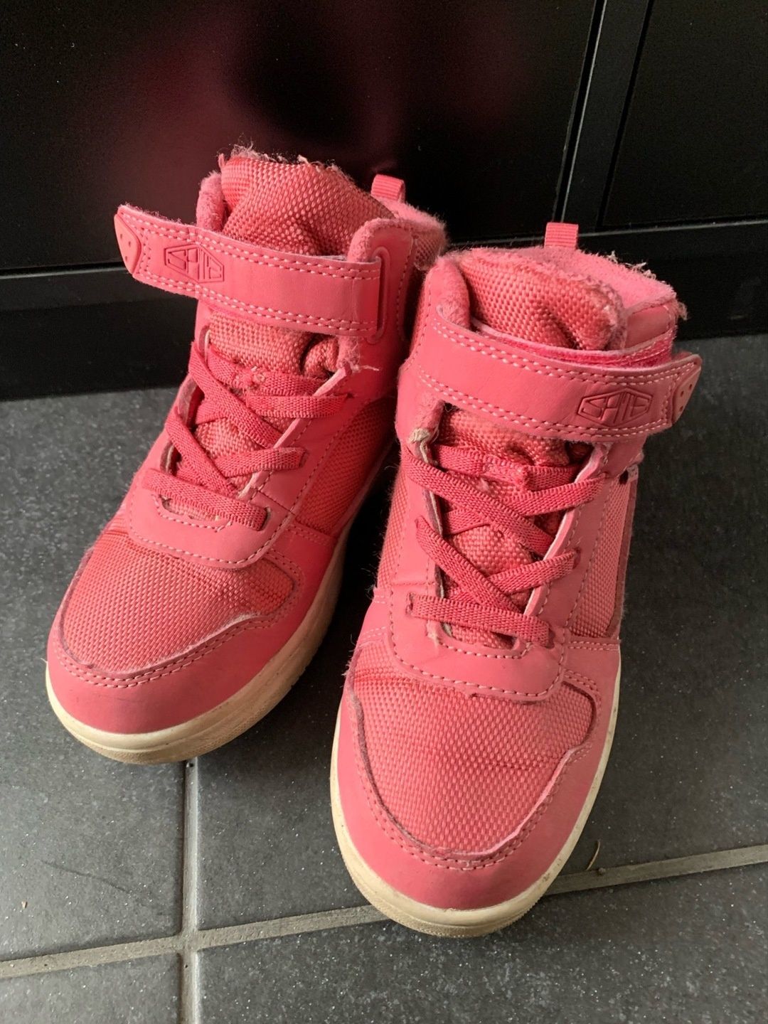 Spite kids' shoes