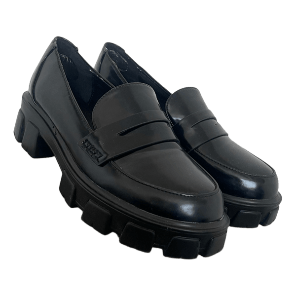 Mustat paksupohjaiset loaferit