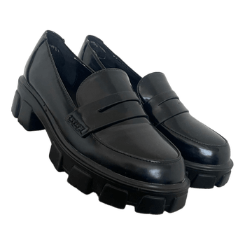 Mustat paksupohjaiset loaferit