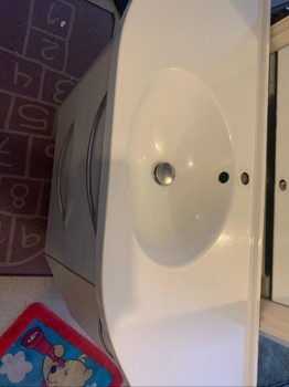 Temal kylpyhuonekaappi ja allas