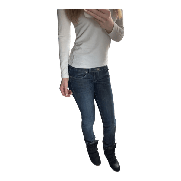 Low rise Vintage Guess jeans.