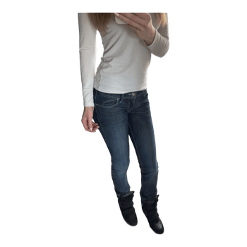 Low rise Vintage Guess jeans.