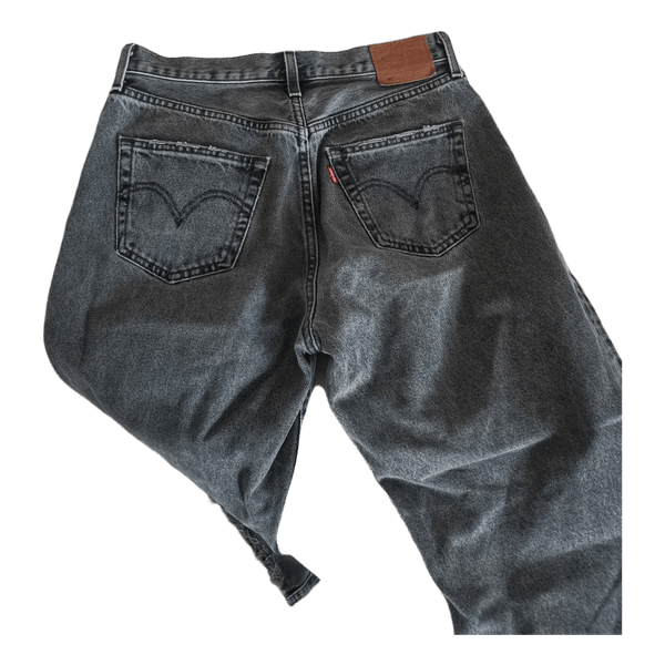 Harmaat Levi's farkut