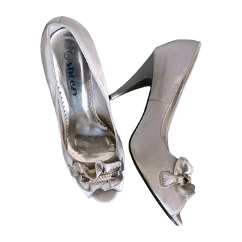 Shoezy heels