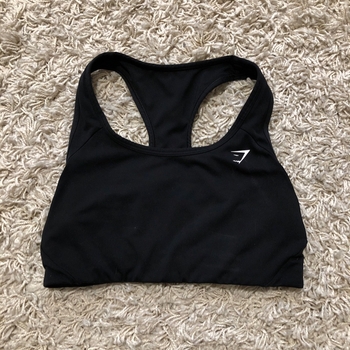Gymshark Musta urheilurintaliivi