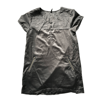 B.young dress