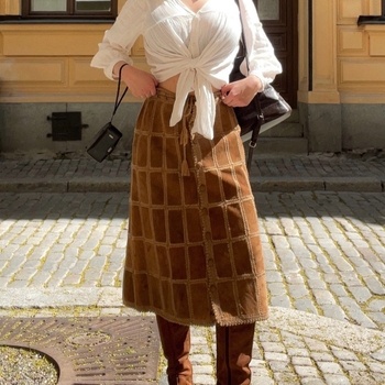 Vintage leather button skirt