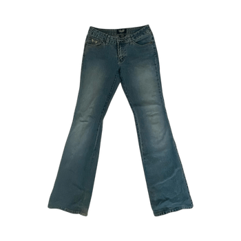 Siniset bell-bottom farkut