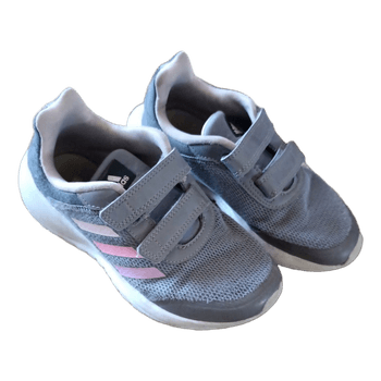 Adidas hallenjalatsid