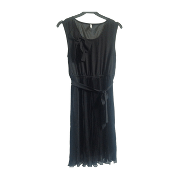 B.young dress